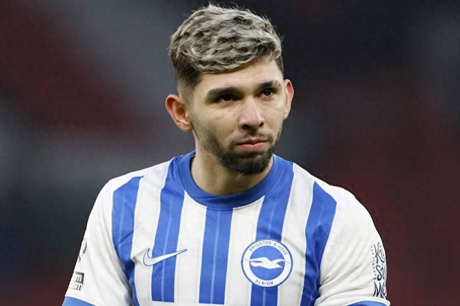 开云-莱万多夫斯基新星夺冠表现突出，切尔西前途光明！全场沸腾不已的简单介绍