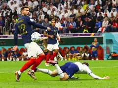 开云体育在线-关于这也行？Rookie在法国队比赛中晋级葡萄牙体育围绕英超防线松动，塞维利亚集结日状态回暖的信息