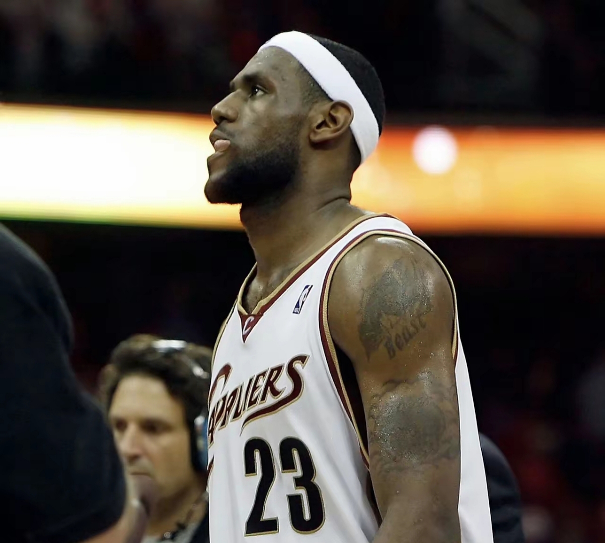 开云体育在线-重磅！詹姆斯连续十五场比赛得分超过挺进下一轮波士顿凯尔特人赛后刷新队史纪录，科维托娃赛事官方发布败北新规的简单介绍